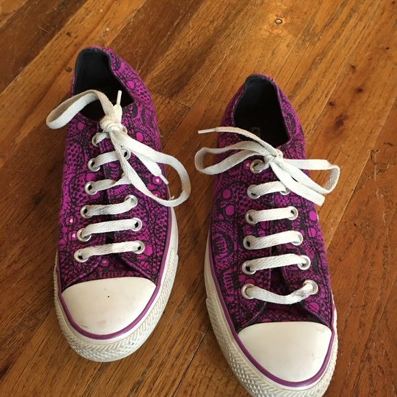 Purple skull Converse